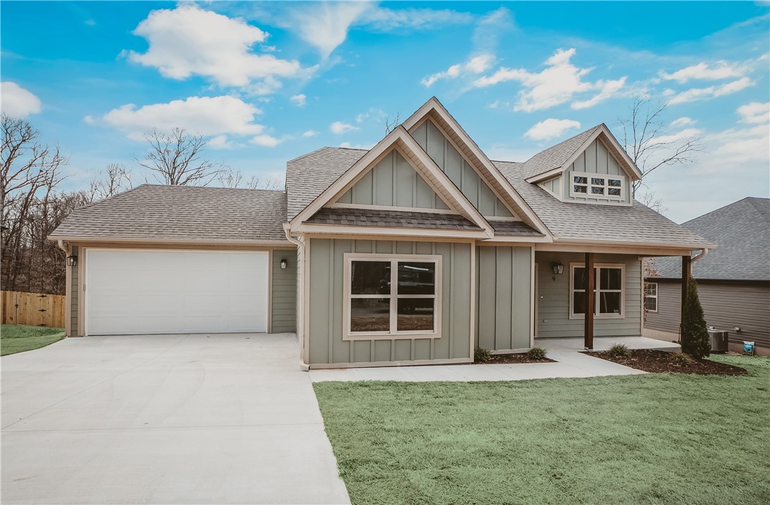 Beautiful and Affordable quality New Construction in Bella Vista! Three bedroom with extra bonus back room with lots of windows for your family to enjoy! The back deck is set on concrete for easy care and maintenance. What a great place to enjoy nature with your refreshing beverage any time of the day. This house is built for long-lasting ownership and is easily maintained. You will enjoy the giant pantry and an Open floor plan! situated on .33 acres and next to the Branchwood nature trail, you can enjoy all that Bella Vista has to offer and hop on the Highway nearby to have access to all NWA has to offer.