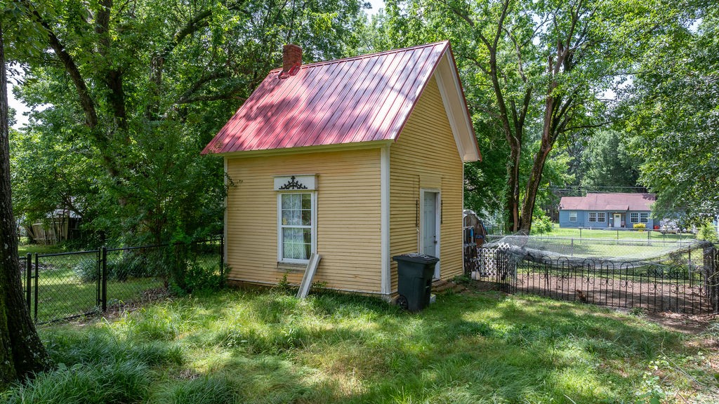 Photo 5 of 31 of 709 N Morrill Street house