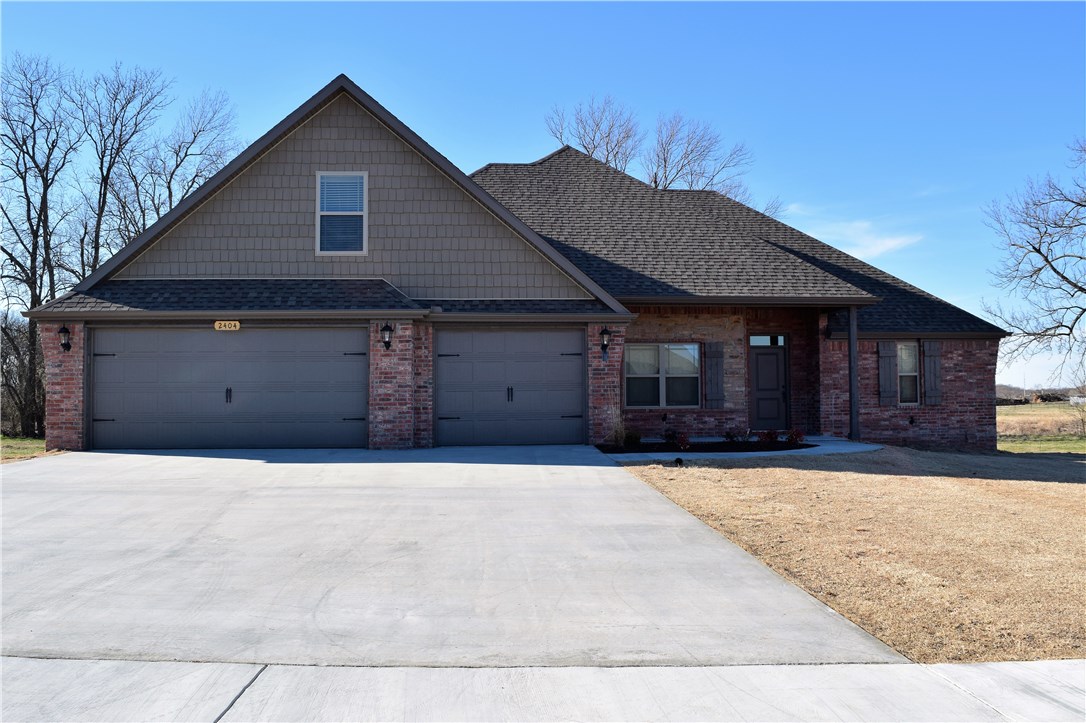 New construction Homes by Roth 4 bedroom 2.5 bath with bonus room. Home features include granite counter tops, wood floors, crown molding, 2 inch wood blinds throughout, split floor plan and bonus room above garage.