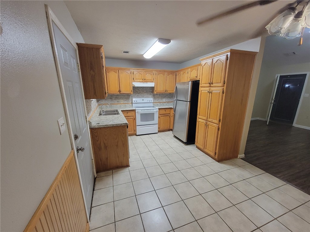 WINDWOOD MEADOWS - Residential