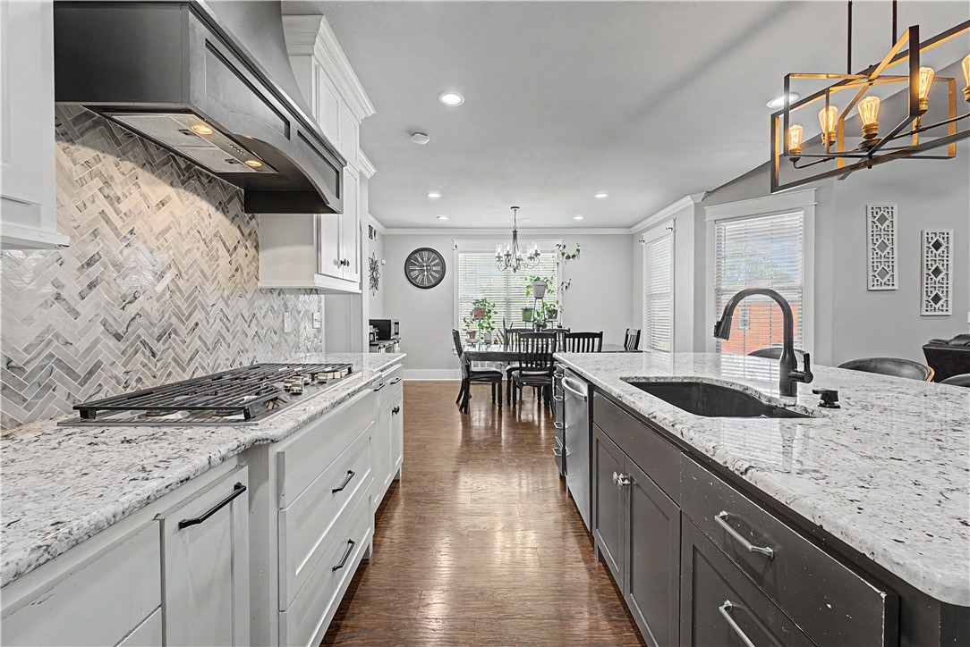 Roman Acres Rogers - Residential