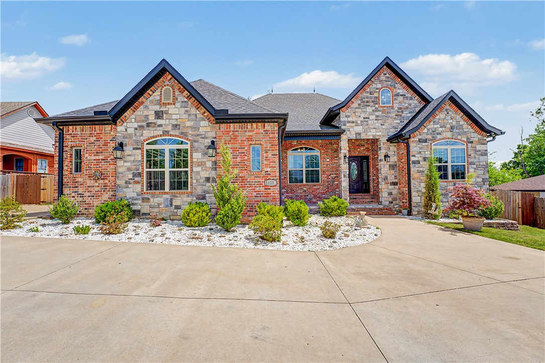 Roman Acres Rogers - Residential