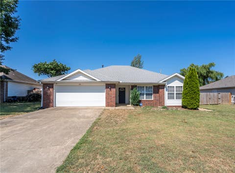 Photo of 655 Frances Drive, Centerton, AR 72719 (MLS # 1358400)
