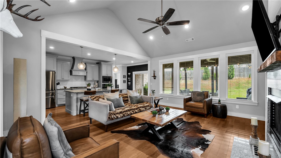 Sugar Creek Residence Cmnty Ph I - Residential