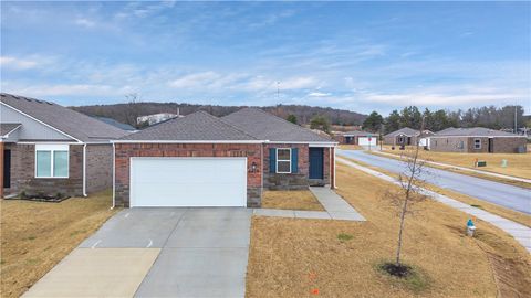 Photo of 5528 Steamboat Avenue, Springdale, AR 72764 (MLS # 1330051)