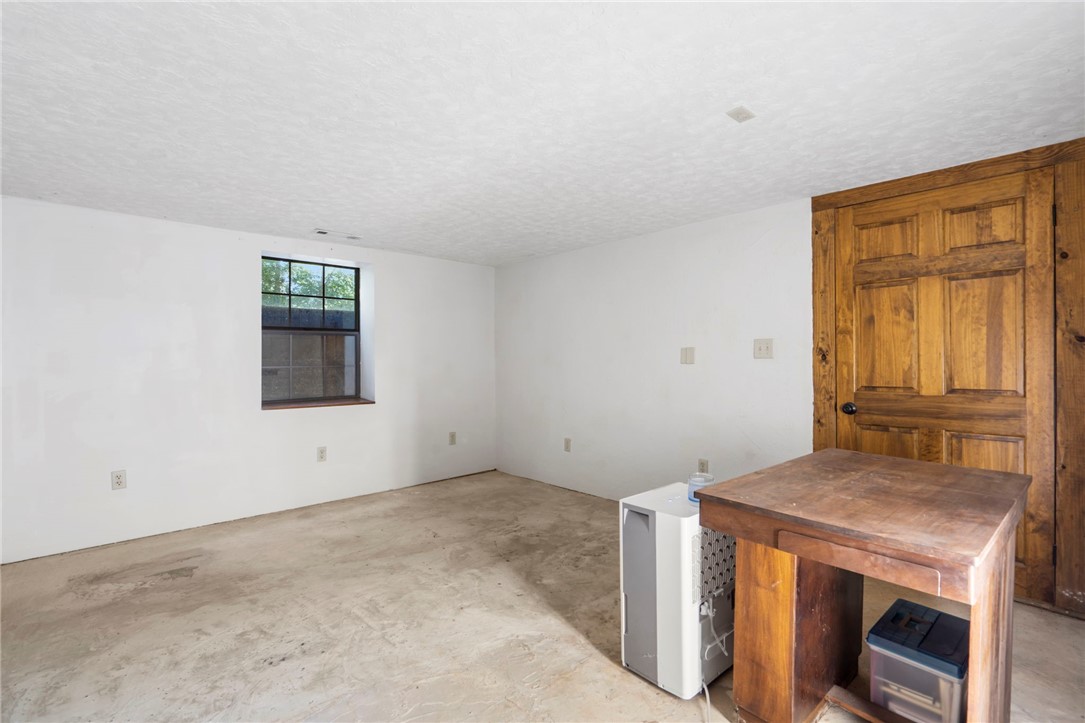 16-17-33-RURAL - Residential