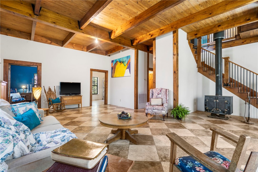 16-17-33-RURAL - Residential
