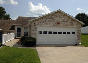 Very well maintained 3 bedroom, 2 bath condo with attached 2 car garage. 1200+ sq. ft. of living space. Great location. HOA fees have been paid for the remainder of 2016. HOA fees are $60.00 monthly.