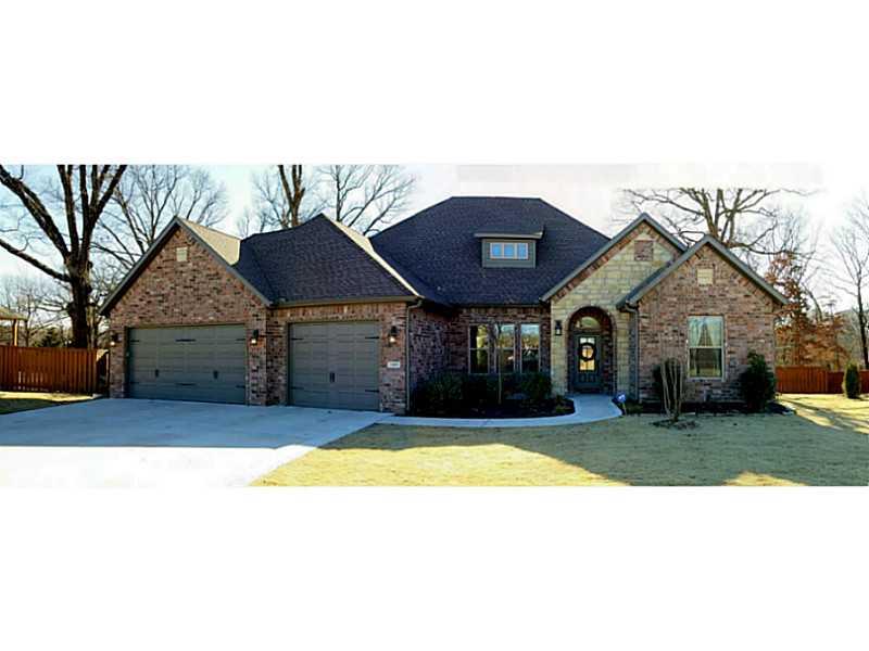 BEAUTIFUL ONE OWNER HOME IN DESIREABLE ANGEL FALLS SUBDIVISION! One level, 4BR/ 3 full bath home w 3 car garage! Great for a growing family! Open living room/kitchen w informal dining area as well as formal dining room. Great kitchen w island, bar,gas range & built in oven! Master suite with large w/i closet w lots of built-ins, w/i tile shower, jetted tub, his & hers sinks w/ lots of cabinets for storage! Screened in back porch! Huge back yard on .47 acre lot! Make your appt today!