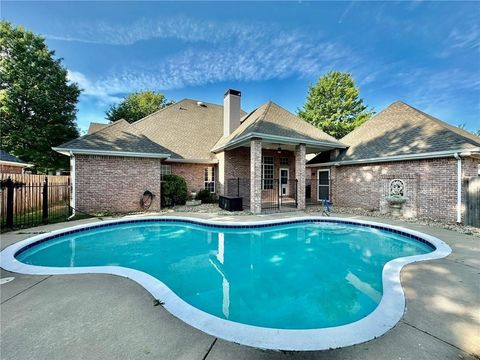 Photo of 4619 W Knoll View Way, Rogers, AR 72758 (MLS # 1344386)