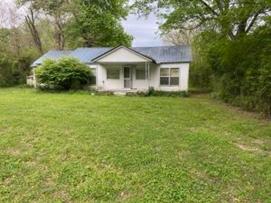 2 BEDROOM/1 BATH WITH 21.74 ACRES AND A POND. HOUSE NEEDS SOME REPAIRS. LAND WAS ONCE USED FOR CATTLE.PROPERTY HAS ROAD FRONTAGE ON HWY 27 AND ON BELLEVILLE RIDGE ROAD.PROPERTY TO BE SOLD AS IS.SELLER WOULD CONSIDER OWNER FINANCING.