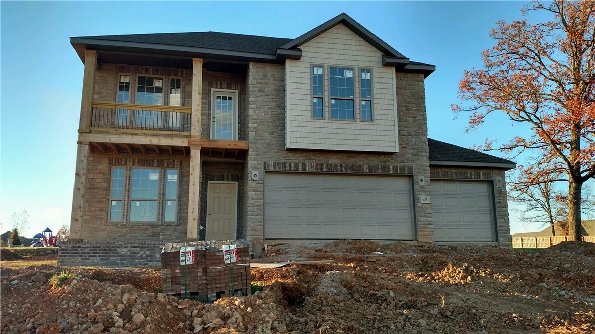 Beautiful neighborhood, community pool and playground. Crown molding , granite, hardwoods