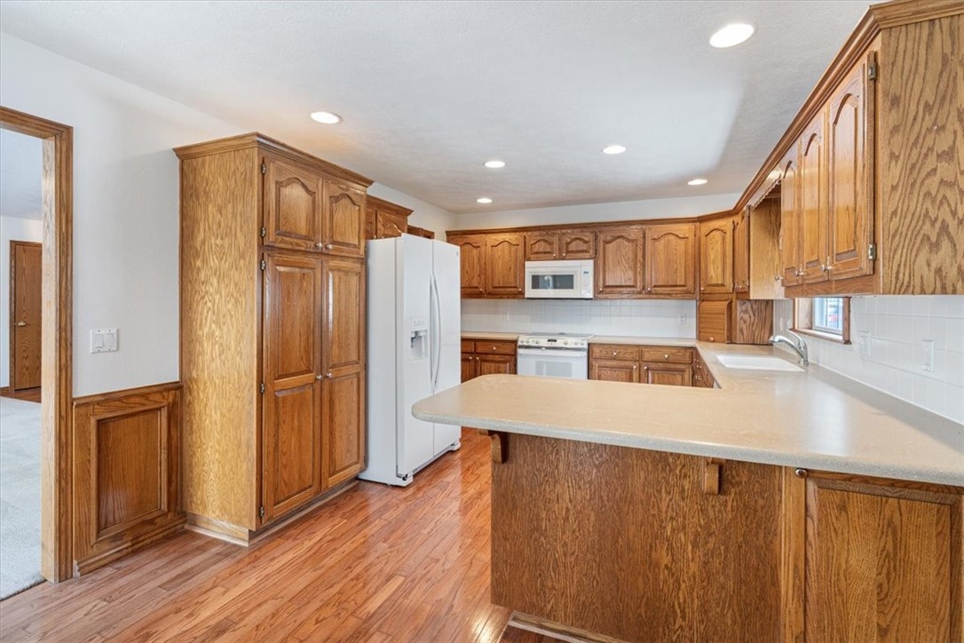 Unit 8 Holiday Island - Residential