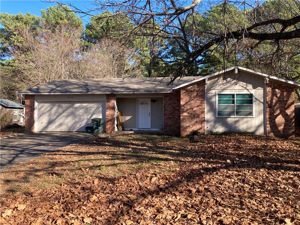 Excellent location, near shopping and hospital. Great for first time buyer or investor, in the heart of Fayetteville.