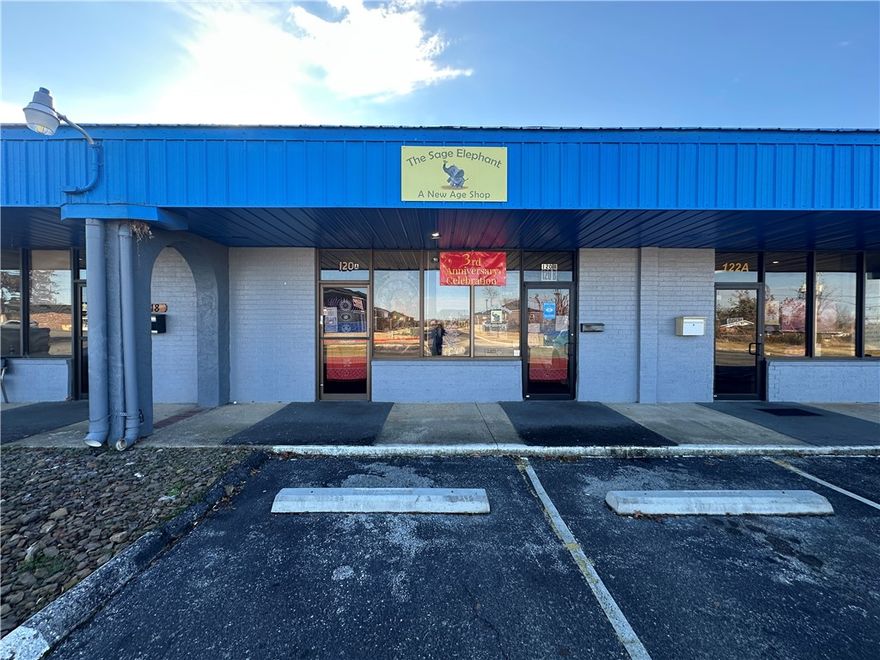 Monthly rate of $1,500. Great office/retail space located in a high traffic area of Central Rogers. Adjacent to one of the busiest intersections on Hwy 71B. Two private bathrooms. Easy access to East Walnut and I-49. Signage opportunity. Space can be demised into two 650 SF suites