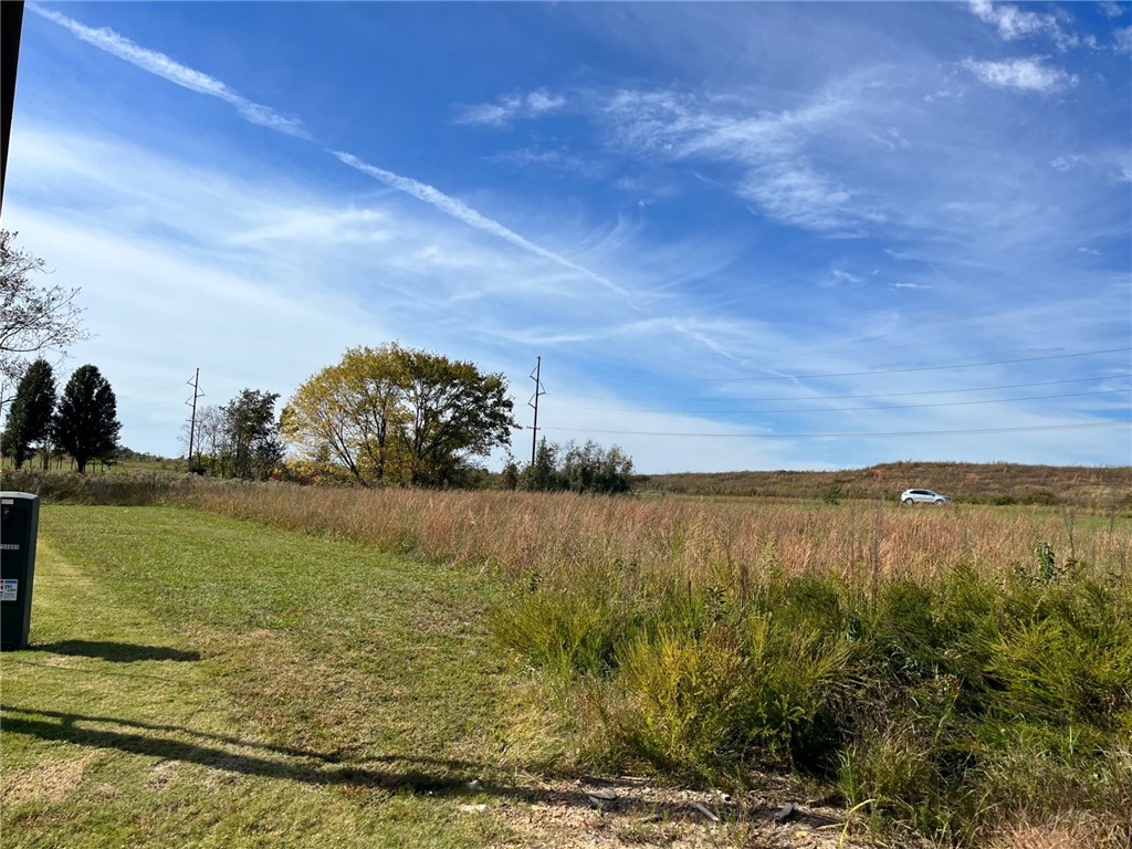 This is it! .48 Acres level ground just waiting for your dream home, Quick access to the highway, minutes from Highlands Golf Course and only 2 miles from Branchwood recreational Complex, Pickleball courts,
18-hole Disc golf course. Come see for yourself you won't be disappointed.
