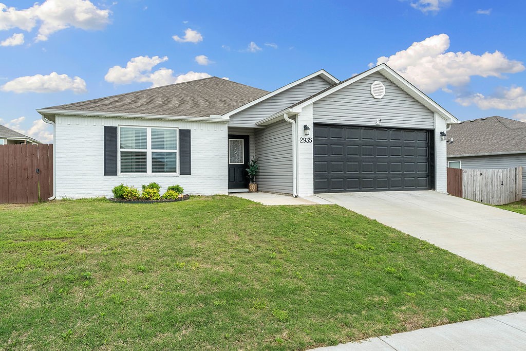 Why wait on new construction when you can move into this nearly new 3 bed, 2 bath home in Fayetteville, built in 2023? With 1,480 square feet of well-designed living space and brand new carpet throughout, this home is 100% move-in ready.
The open-concept layout connects the living, dining, and kitchen areas for a functional flow that works for everyday living and entertaining. All three bedrooms are very spacious, with the primary suite including a walk-in closet and beautiful private bathroom.
Located in a quiet neighborhood with easy access to shopping, schools, and everything Fayetteville has to offer.
Clean, modern, and ready to goāschedule your showing today.