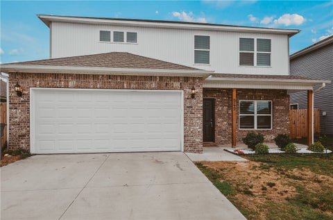 Photo of 949 E Sparrow Circle, Fayetteville, AR 72701 (MLS # 1351016)