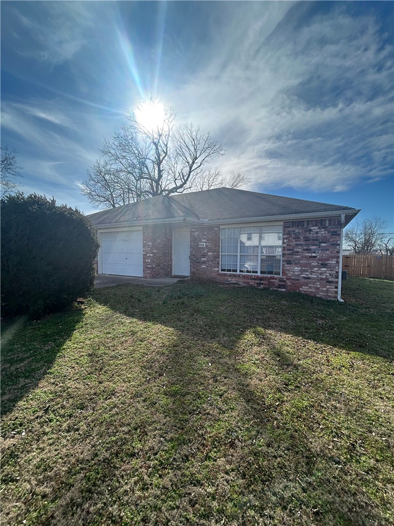 Applegate Sub Bentonville - Residential Lease