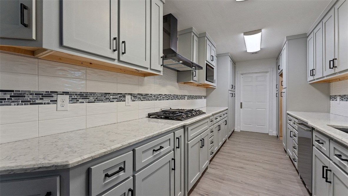 12-20-33-Gravette - Residential