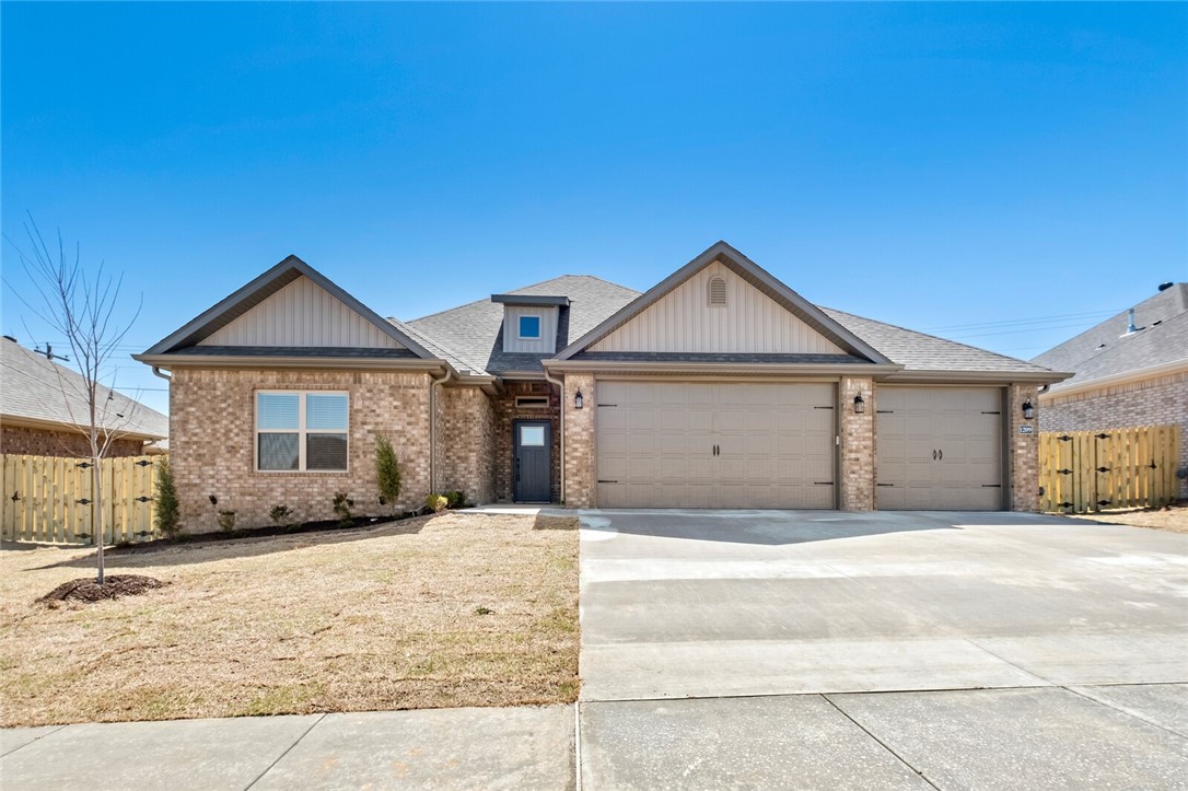 Seller will pay for 2/1 rate buydown or $7,000 closing costs with $3000 preferred lender credit. Buyers must use the seller's preferred lender to take advantage of these incentives. The seller will pay up to $7,000 in closing costs with the buyer's lender of choice. Wellington Hills is genuinely going to be a fantastic place to reside! The open floor plan with three bedrooms and 2.5 bathrooms is perfect for spending quality time with your loved ones. The kitchen's custom cabinets, granite countertops, and stainless steel appliances are fantastic things about this home. And, after a long day, the primary bedroom and en suite are the perfect places to relax and unwind. Plus, it's a bonus with a 3-car garage, fence, gutters, and a covered patio! Use 1600 W Pickens Rd, Pea Ridge for directions.
