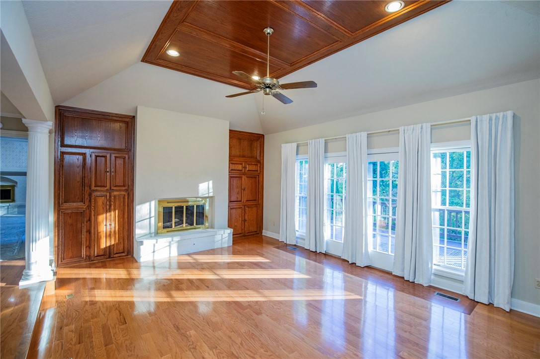 El Contento Acres Bentonville - Residential