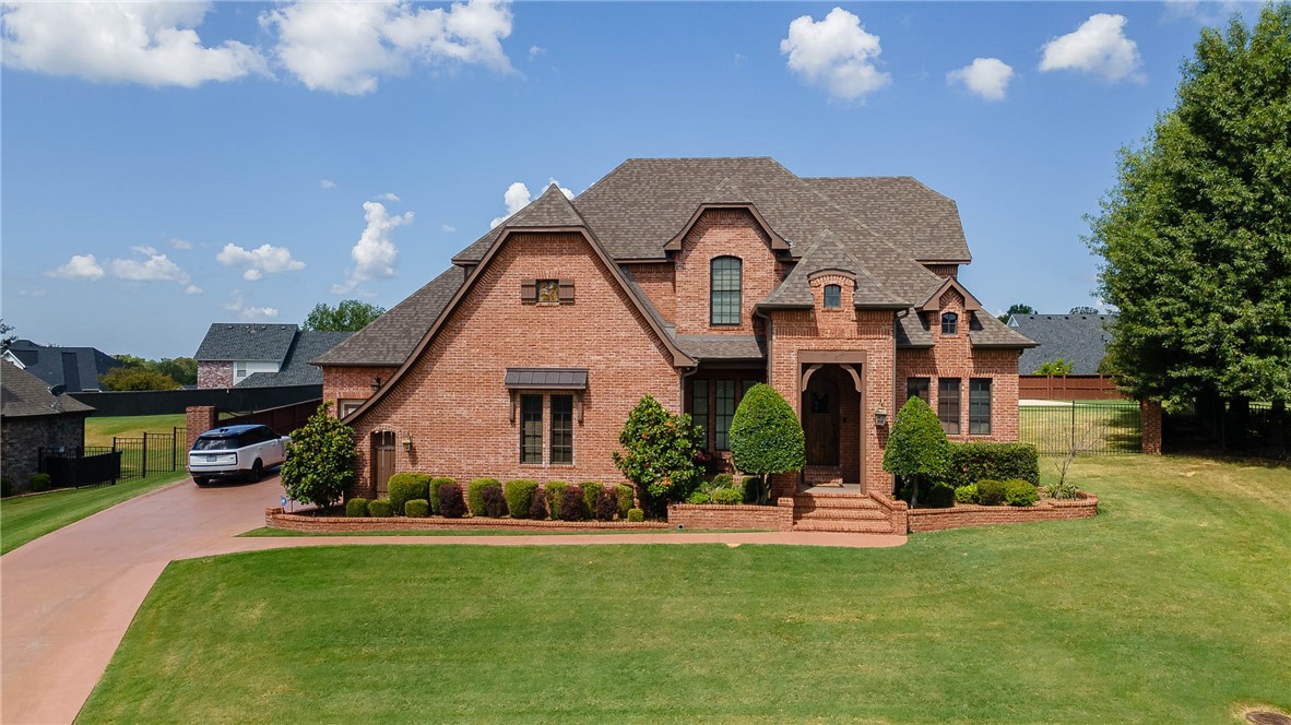 Welcome to Heritage Hills–a gated community in the heart of Springdale! Ideally located just minutes from Shiloh Christian School, Tyson Headquarters, Arkansas Children’s Hospital, & with quick access to I-49, this neighborhood offers both privacy & convenience. This exceptional property is designed for both everyday living & entertaining, complete with a pool, sport court, & a detached pool/guest house. Main residence features 4 bedrooms, office, formal dining room, & a multilevel flex room upstairs—perfect for a media room, playroom, or gym. Beautiful hardwood floors run throughout much of the home, & a 3-car garage adds to the functionality. Enjoy ample built-ins & storage throughout, catering to both style & organization. Detached pool/guest house offers even more versatility with a bedroom, living area, flex room, & additional space ideal for a home office, studio, or guest suite. This rare offering in Heritage Hills combines luxury amenities with an unbeatable location—don’t miss the chance to make it yours.