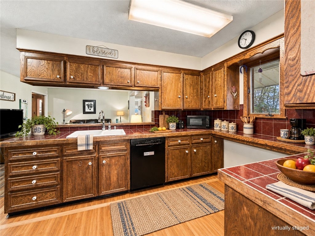 13857 Hwy 59 N