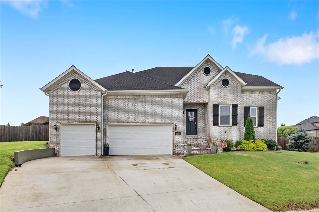 Come home to this extremely well maintained home in a quiet cul-de-sac in highly sought after Marbella subdivision, Cave Springs. Featuring 5 bedrooms and 3.5 bathrooms, an open floor plan and well laid out kitchen with lots of cabinet space and closets. Extra storage is abundant in the oversized 3 car garage. Just a short drive from local shopping, Pinnacle area, Mt Hebron Park and lots of restaurants. This property certainly checks all the boxes, come tour today.