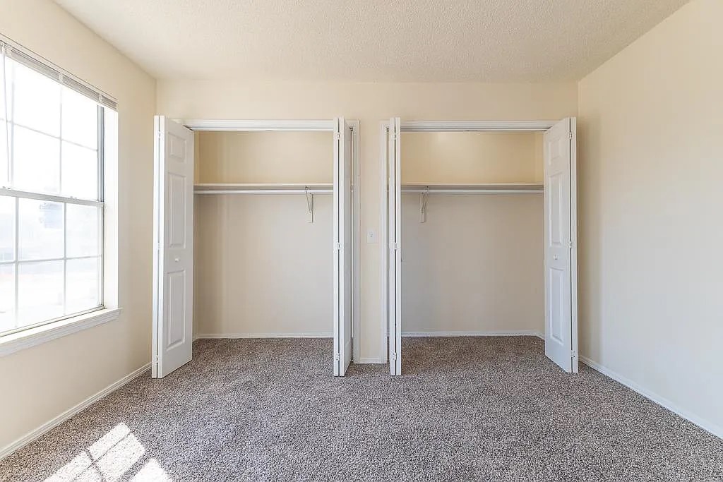 YOUNG'S ADD-BENTONVILLE - Residential Lease