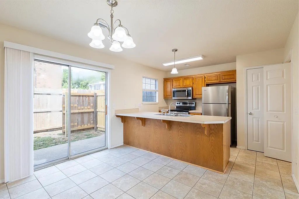 YOUNG'S ADD-BENTONVILLE - Residential Lease