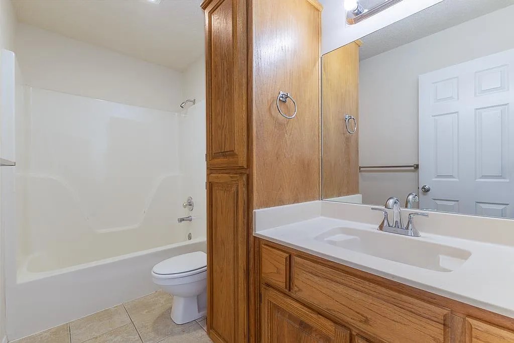 YOUNG'S ADD-BENTONVILLE - Residential Lease