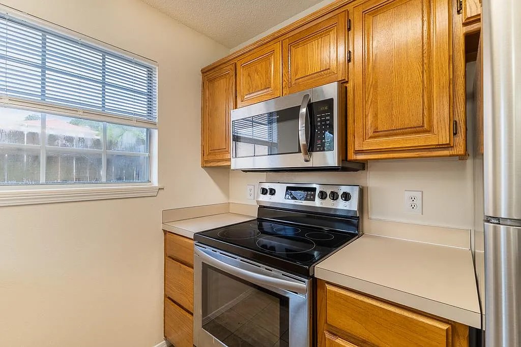 YOUNG'S ADD-BENTONVILLE - Residential Lease