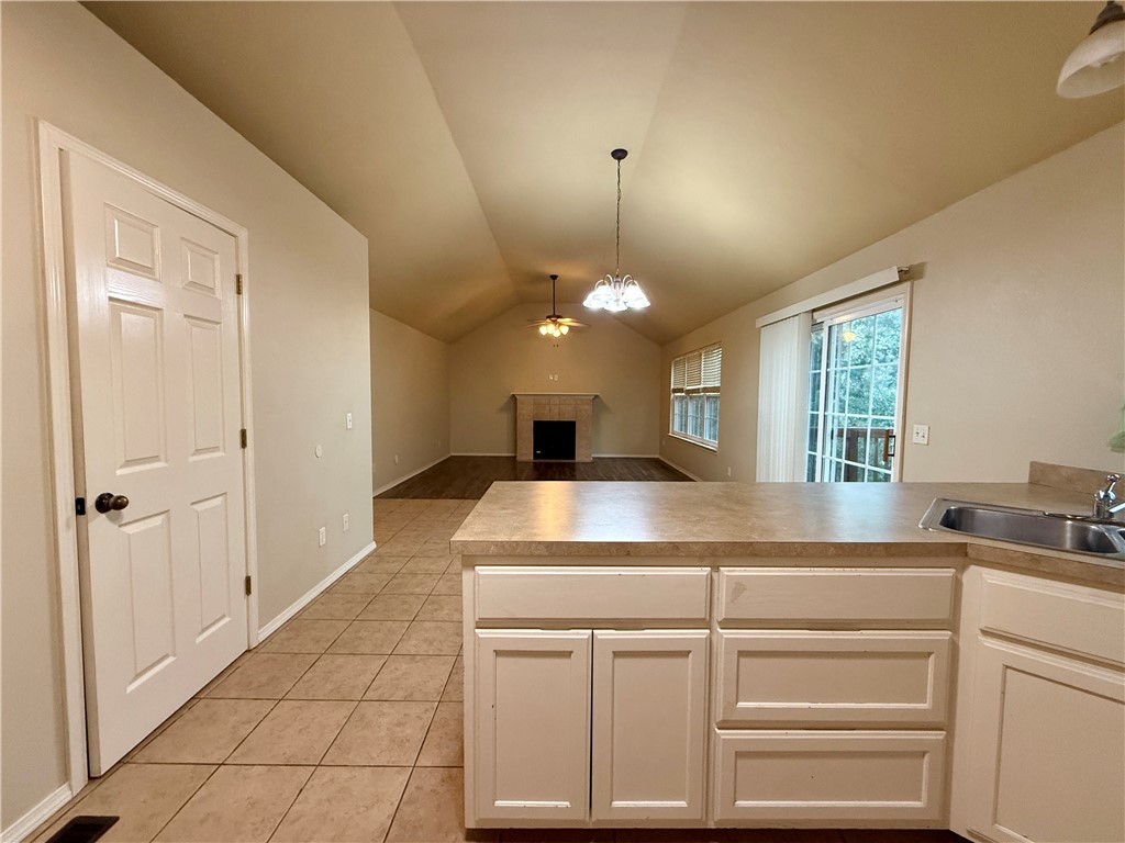 Radcliffe Sub Bvv - Residential Lease