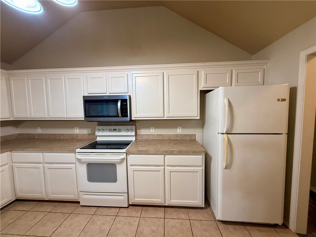 Radcliffe Sub Bvv - Residential Lease