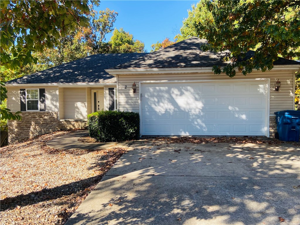 Well maintained 3 br 2 bath 1 level split floor plan home in Bella Vista. Lots of cabinets in kitchen to also include a pantry. Washer dryer included. 2 Car garage, home sits on corner with rocked yard for easy maintenance. All electric except propane fireplace. Bentonville Schools, 1 small pet negotiable (not a fenced yard). Near back 40 bike trail. Minutes from business Hwy 71 and shopping. Owner to manage with approved application.