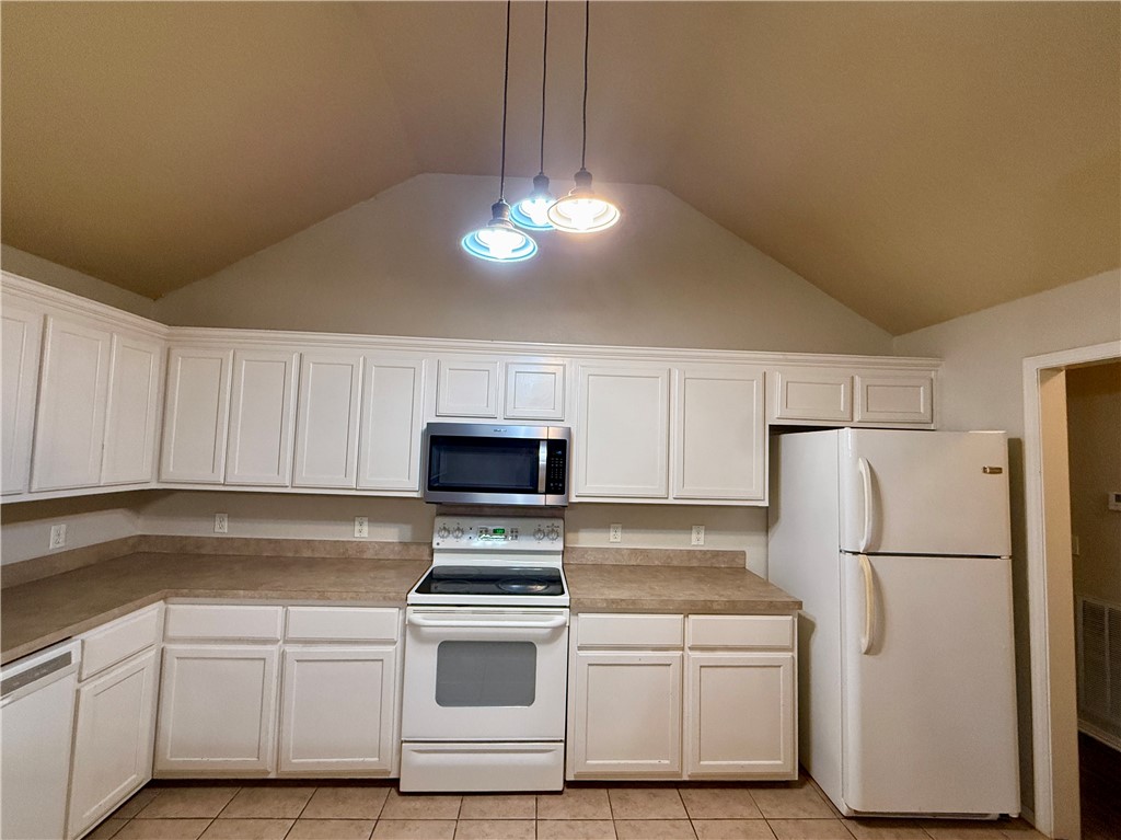Radcliffe Sub Bvv - Residential Lease