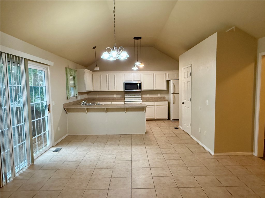 Radcliffe Sub Bvv - Residential Lease