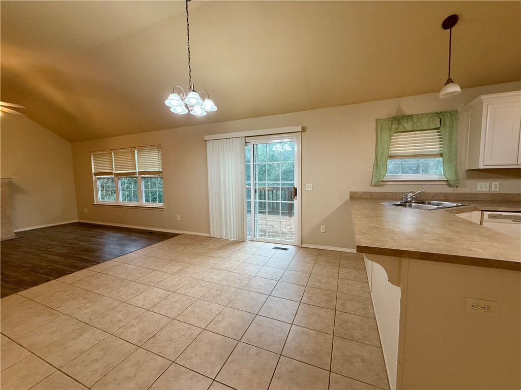 Radcliffe Sub Bvv - Residential Lease