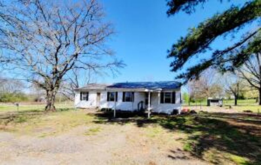 Investment property...2-bedroom, 2-bathroom home in Plainview.  This home would make a great rental. Sitting on 3 city lots with street access on 3 sides. Repair and reap the rewards!