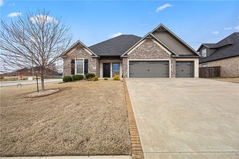 Photo of 502 SW Ramsey Lane, Bentonville, AR 72712 (MLS # 1339041)