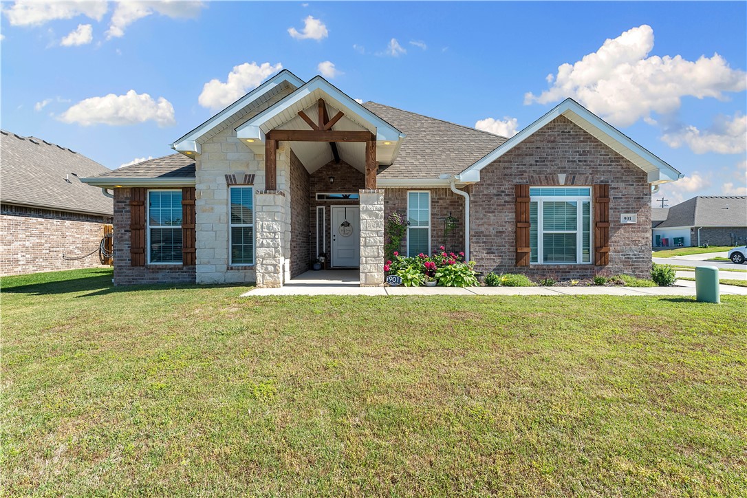 Pines Ph I, The Centerton - Residential