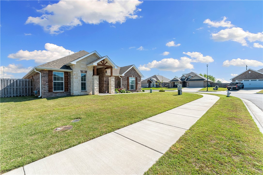 Pines Ph I, The Centerton - Residential