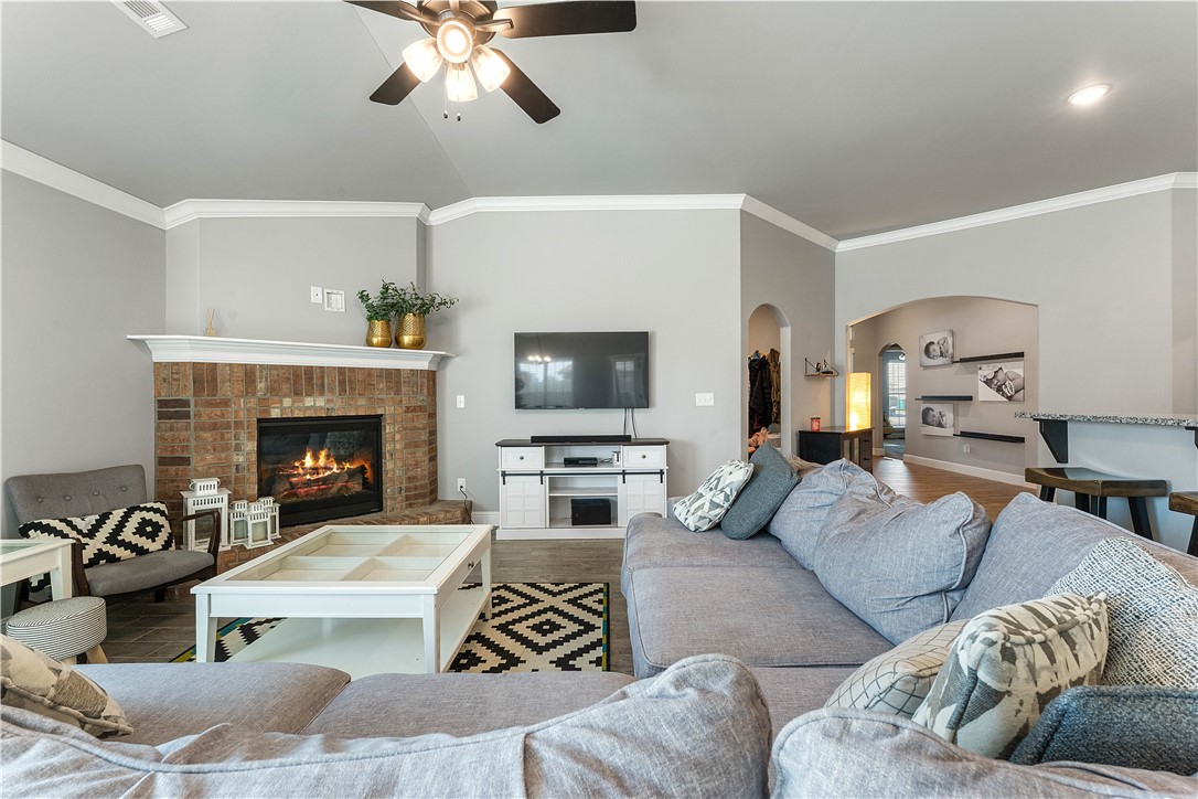 Pines Ph I, The Centerton - Residential