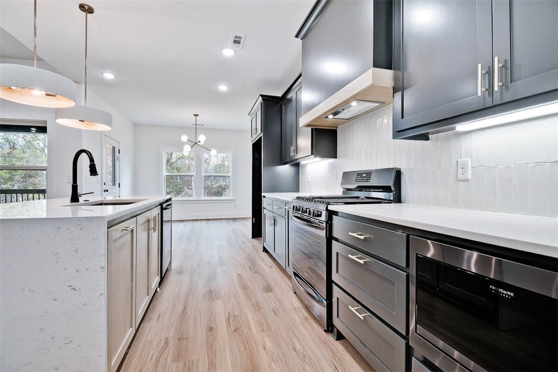 ETTINGTON SUB - Residential Lease