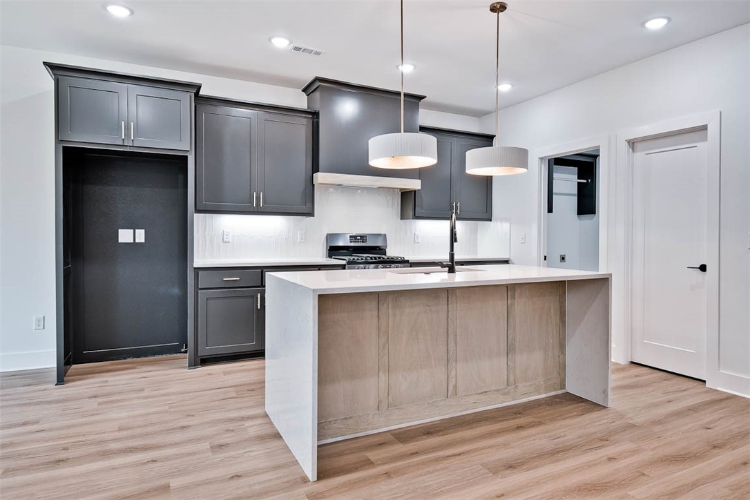 ETTINGTON SUB - Residential Lease