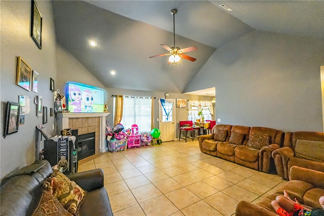 This property offers a prime location placing you within easy reach of everything you need and love. Enjoy nearby parks, perfect for recreation, miles of trails for outdoor enthusiasts, and convenient access to schools! Scheduled your private showing today.