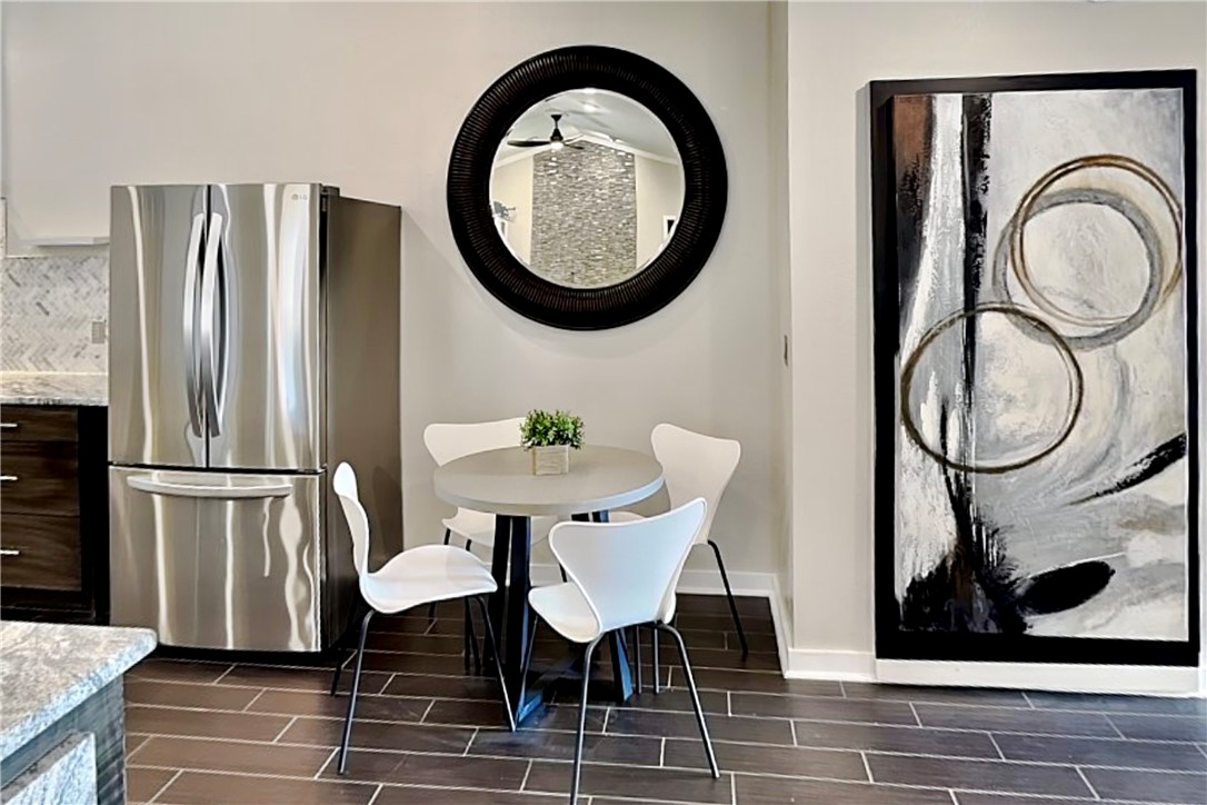 Pinnacle Town Homes Rogers - Residential