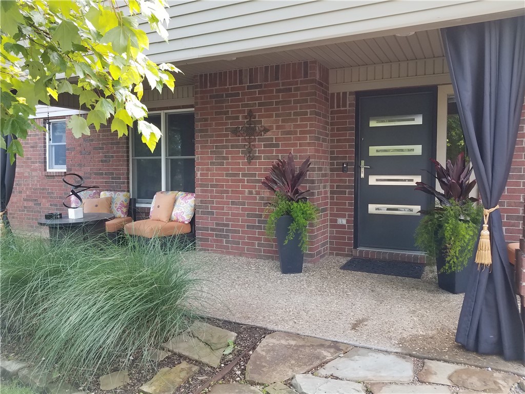 Pinnacle Town Homes Rogers - Residential