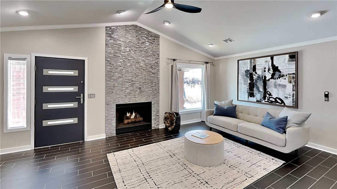 Pinnacle Town Homes Rogers - Residential